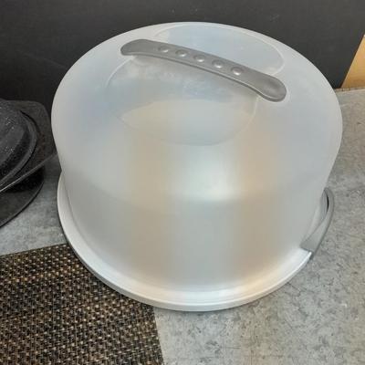 Farberware Knife set in Knife block, Belgian waffle maker, roasting pan, cast iron pan clock and more.