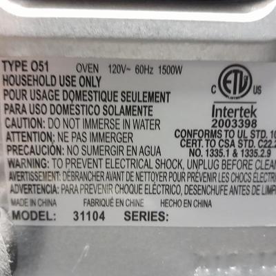 Coleman Model 31104 AC Heat / Cool cooler with new condiment bottles