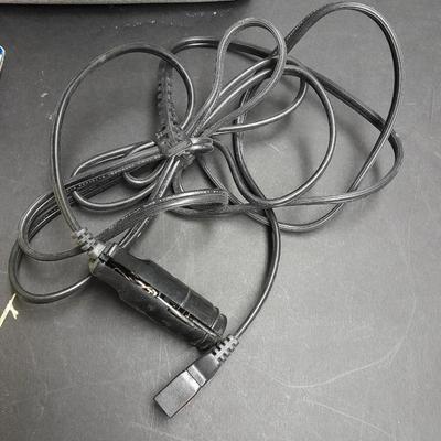 Coleman Model 31104 AC Heat / Cool cooler with new condiment bottles