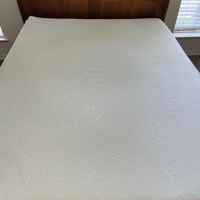 QUEEN Bed With Almost New Adjustable Tempurpedic