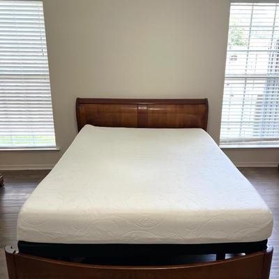 QUEEN Bed With Almost New Adjustable Tempurpedic