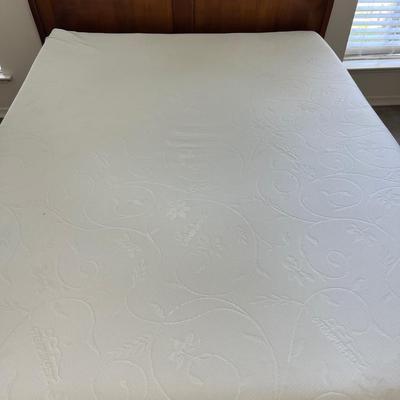 QUEEN Bed With Almost New Adjustable Tempurpedic