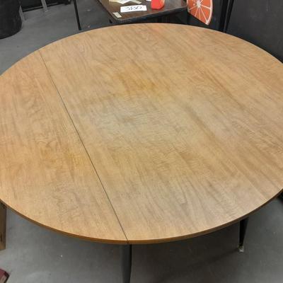 Plank Maple Howell co. table with fold down leaves