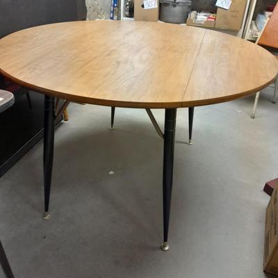 Plank Maple Howell co. table with fold down leaves