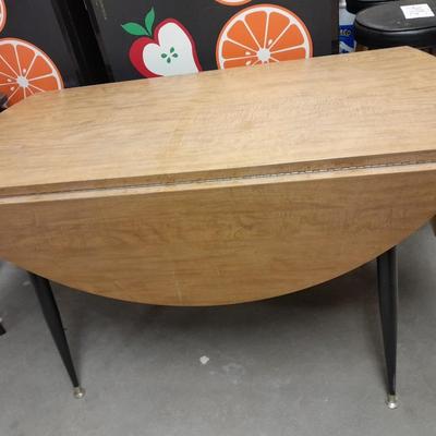 Plank Maple Howell co. table with fold down leaves