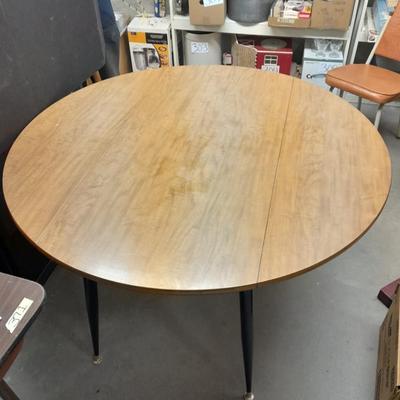 Plank Maple Howell co. table with fold down leaves