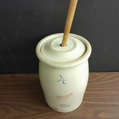 Antique 4-gallon redwing Union Stoneware butter churn with paddle > basement