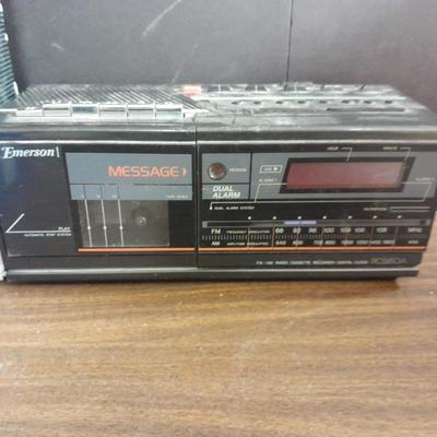 Computer software Microsoft XP, Shout, Media Now, a cordless phone and a radio