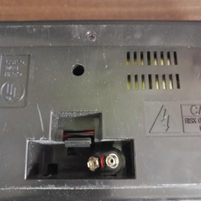 Computer software Microsoft XP, Shout, Media Now, a cordless phone and a radio