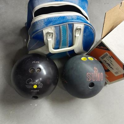 Two bowling balls for John, Sumo and Columbia
