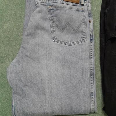 Four pairs of Men's work Jeans Rasco FR, Wrangler, Size 46 x 30 & 40 x 32