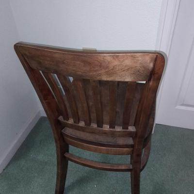 Very nice antique Johnson chair Co. Walnut chair