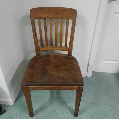 Very nice antique Johnson chair Co. Walnut chair