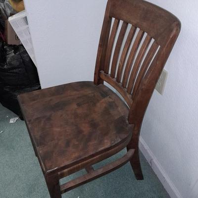 Very nice antique Johnson chair Co. Walnut chair