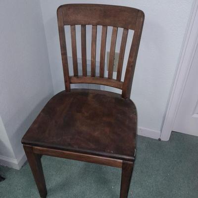 Very nice antique Johnson chair Co. Walnut chair
