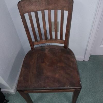 Very nice antique Johnson chair Co. Walnut chair