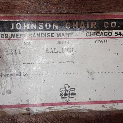 Very nice antique Johnson chair Co. Walnut chair