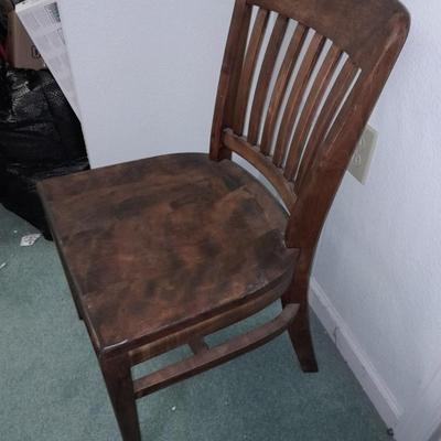 Very nice antique Johnson chair Co. Walnut chair