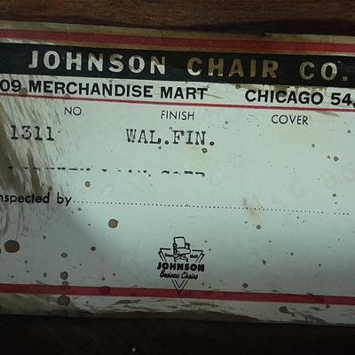 Very nice antique Johnson chair Co. Walnut chair