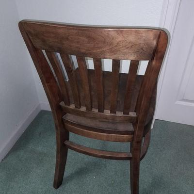 Very nice antique Johnson chair Co. Walnut chair