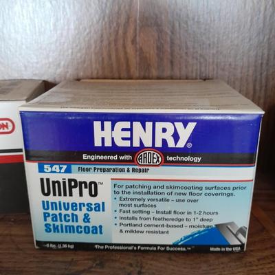 Folding door storage cabinet with Household and automobile chemicals