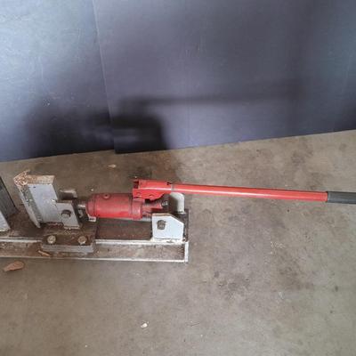 Bottle jack log splitter