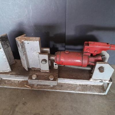 Bottle jack log splitter