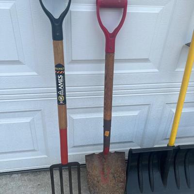 Lot of 7 Yard/Garden Tools