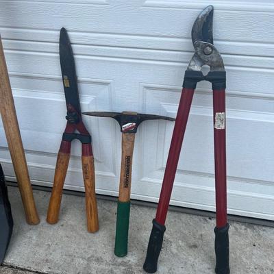 Lot of 7 Yard/Garden Tools