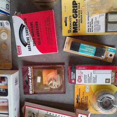 Assortment of home repair / gadget hardware