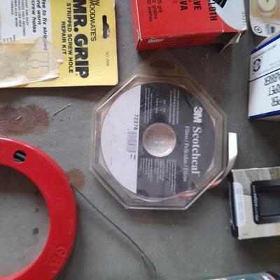 Assortment of home repair / gadget hardware