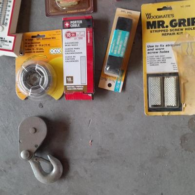 Assortment of home repair / gadget hardware