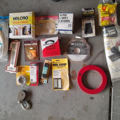 Assortment of home repair / gadget hardware
