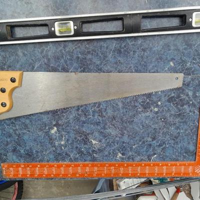 HANDTOOLS - Hacksaw with blades, Square, hand saw and a level
