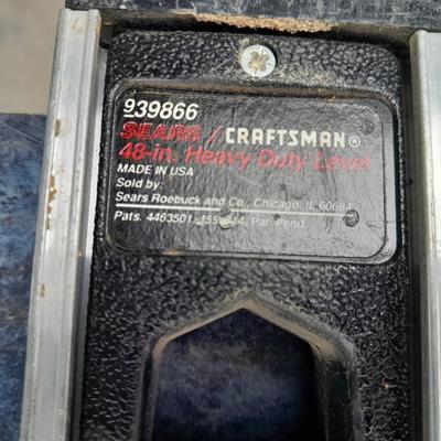 HANDTOOLS - Hacksaw with blades, Square, hand saw and a level