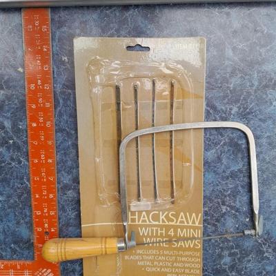 HANDTOOLS - Hacksaw with blades, Square, hand saw and a level