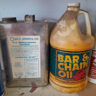 Tool chemicals Hydraulic jack oil, bar and chain oil, etc.