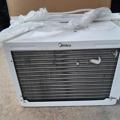 Midea Window mount air conditioner unit