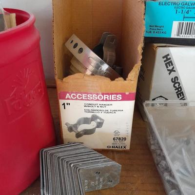 Home hardware, nuts, bolts, screws, nails and much more !