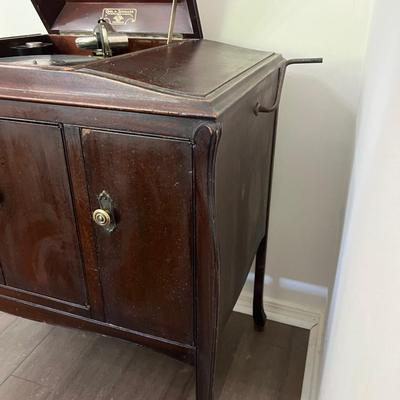 VICTROLA Talking Machine VV 260 8294 *Read Details