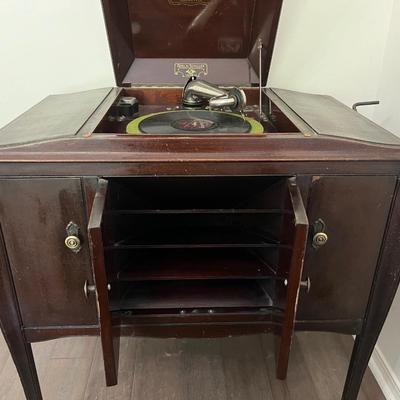 VICTROLA Talking Machine VV 260 8294 *Read Details