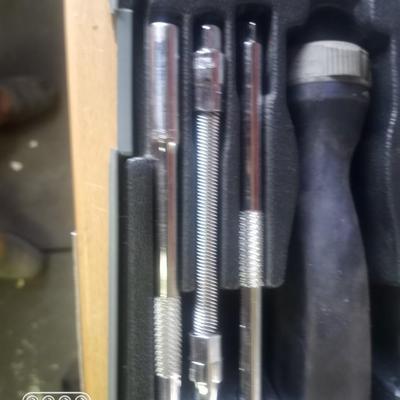 1/4 drive socket and screw driver set