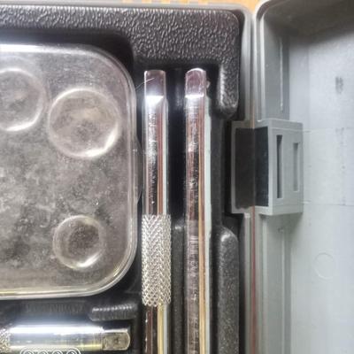 1/4 drive socket and screw driver set