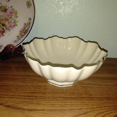 Filigree covered glass jewelry box, porcelain lidded heart dish, and decorative plate.