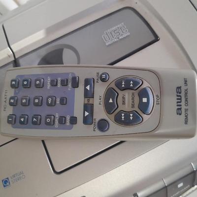 Working Aiwa stereo boom box with remote control AM/FM/ CD player