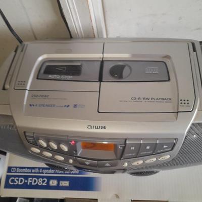 Working Aiwa stereo boom box with remote control AM/FM/ CD player