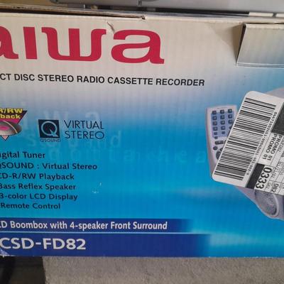 Working Aiwa stereo boom box with remote control AM/FM/ CD player