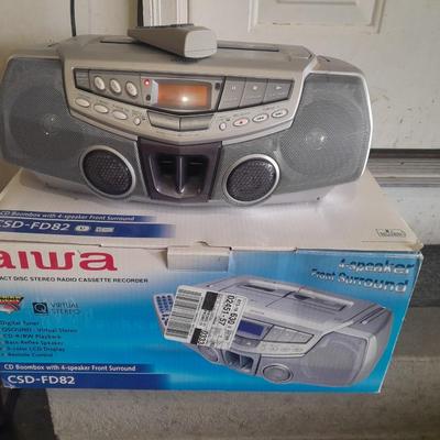 Working Aiwa stereo boom box with remote control AM/FM/ CD player