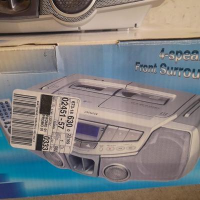 Working Aiwa stereo boom box with remote control AM/FM/ CD player
