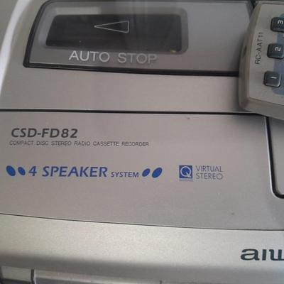 Working Aiwa stereo boom box with remote control AM/FM/ CD player